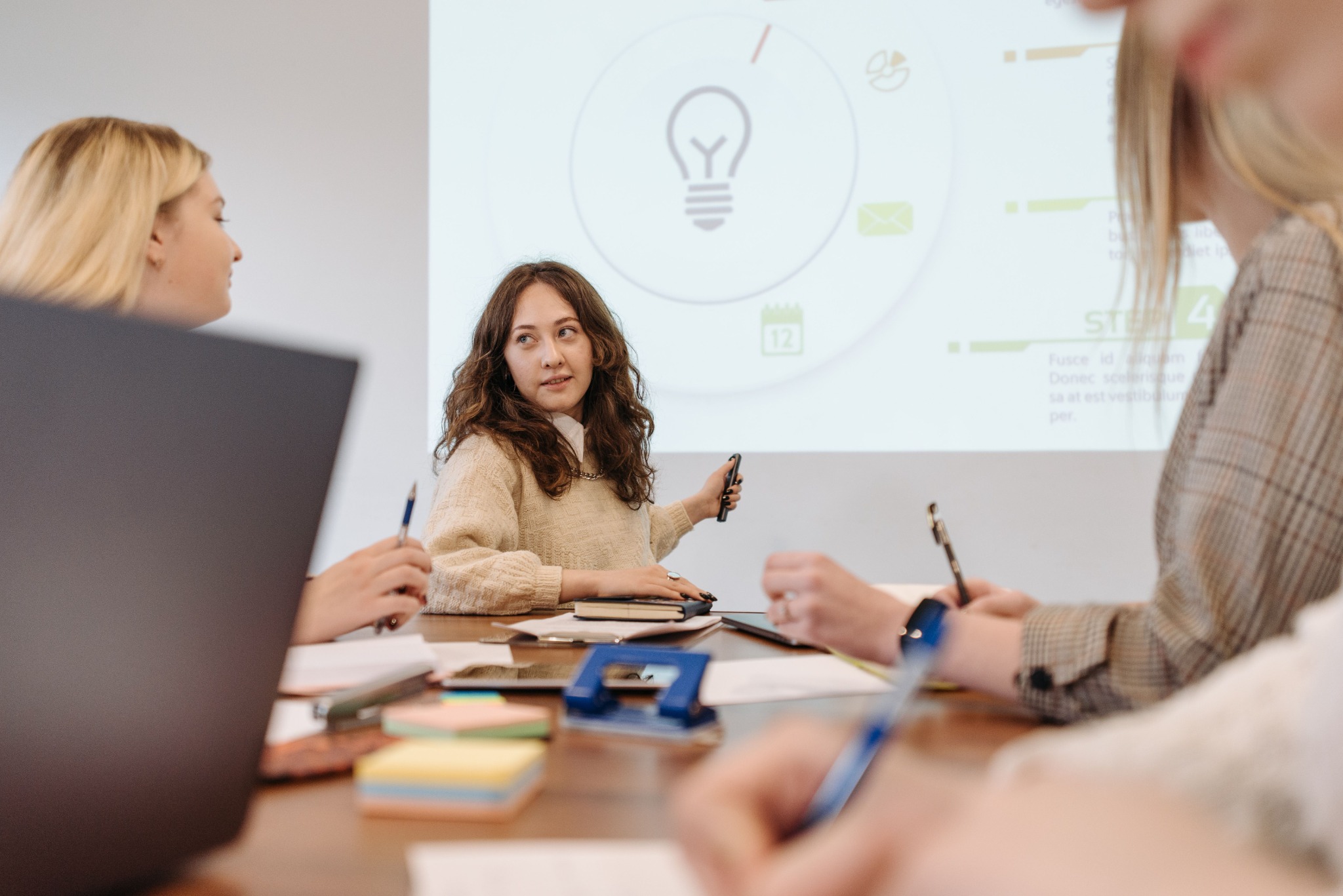 Trabajo estratégico sobre materiales y herramientas